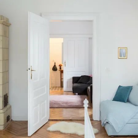 Poet's Apartman *